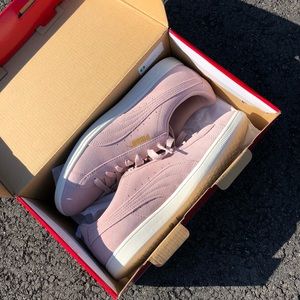 Brand new Pink Pumas